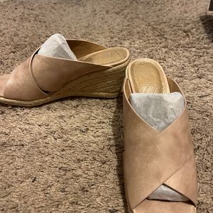Blush wedges